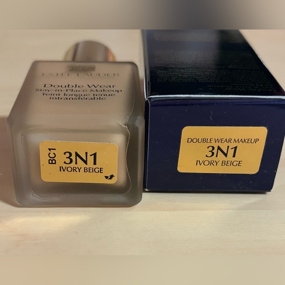 Estee Lauder Double Wear Stay-in-Place Makeup 3N1 Ivory Beige - Picture 2 of 2